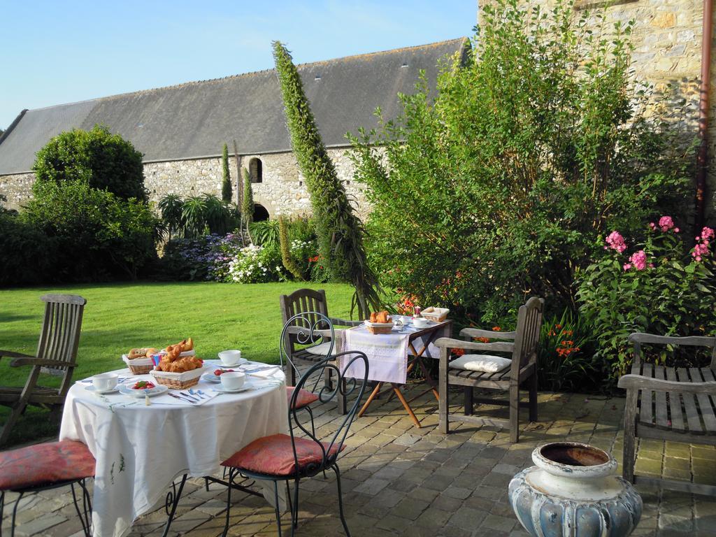 Le Manoir De La Fieffe Bed and Breakfast Cherbourg-en-Cotentin Εξωτερικό φωτογραφία